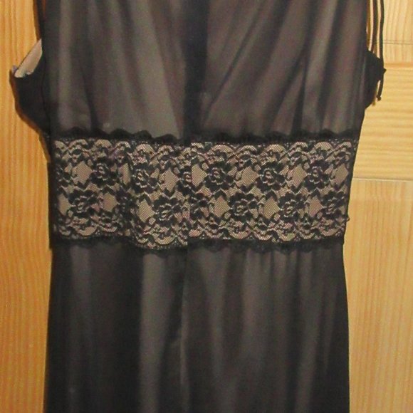 Black Dress: Size : Dressbarn Woman Collection: 24W - Picture 4 of 5